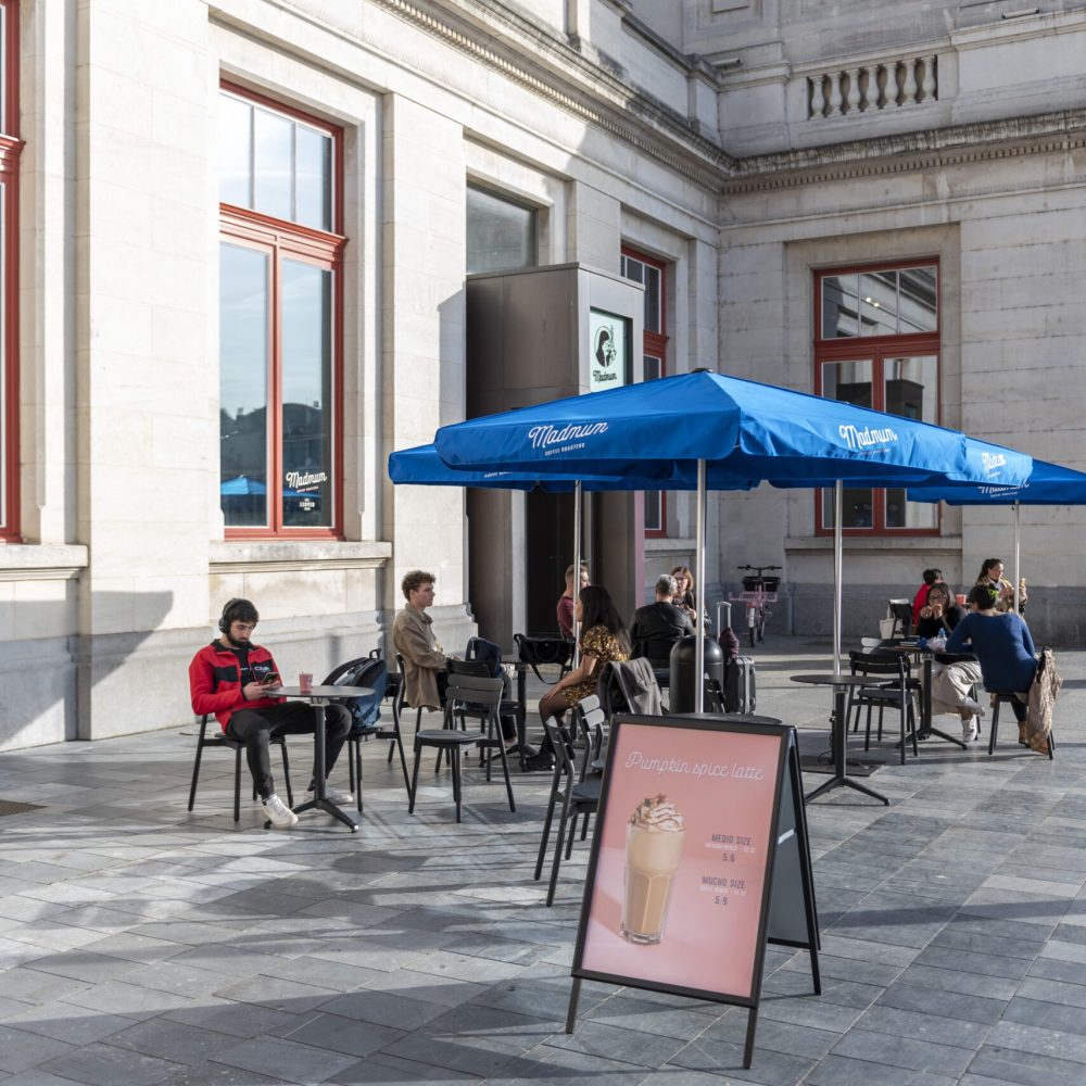 Exterior Madmum Coffee Roasters & Bar at the train station of Leuven